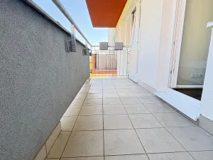 Pronájem bytu 2+kk, Praha, Modenská, 60 m2