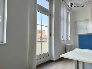 Pronájem kanceláře, Karlovy Vary, T. G. Masaryka, 411 m2