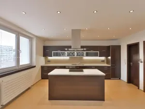 Pronájem rodinného domu, Praha - Stodůlky, Hlušičkova, 310 m2