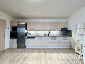 Prodej bytu 3+kk, Olomouc - Nedvězí, Jilemnického, 77 m2