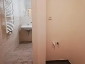 Pronájem bytu 1+kk, Praha - Holešovice, Na Maninách, 31 m2