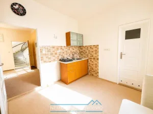 Pronájem kanceláře, Znojmo, Horní náměstí, 96 m2