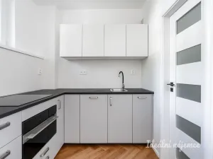 Pronájem bytu 1+kk, Praha - Krč, Obětí 6. května, 35 m2