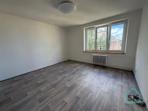 Pronájem bytu 2+1, Krnov - Pod Bezručovým vrchem, nám. Hrdinů, 60 m2