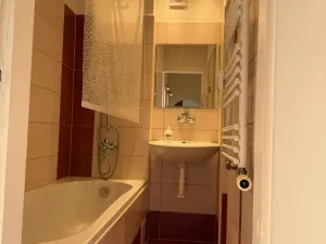 Pronájem bytu 2+1, Krnov - Pod Bezručovým vrchem, nám. Hrdinů, 60 m2