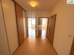 Pronájem bytu 2+kk, Praha - Řepy, Skuteckého, 57 m2