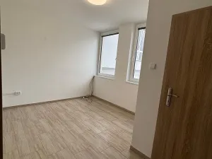 Pronájem obchodního prostoru, Třebíč - Nové Dvory, Kpt. Jaroše, 62 m2