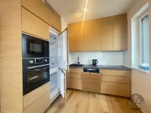 Pronájem bytu 2+kk, Praha - Hloubětín, Waltariho, 45 m2