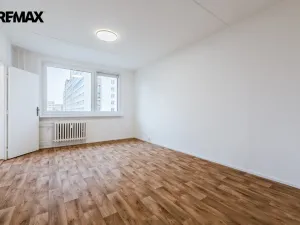 Pronájem bytu 1+kk, Praha - Troja, Sosnovecká, 29 m2