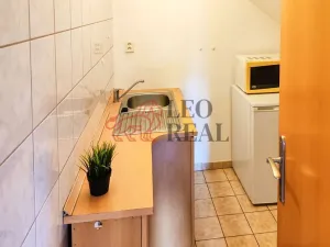 Pronájem kanceláře, Kopřivnice, Záhumenní, 42 m2
