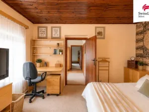 Prodej historického objektu, Praha - Troja, K Bohnicím, 176 m2