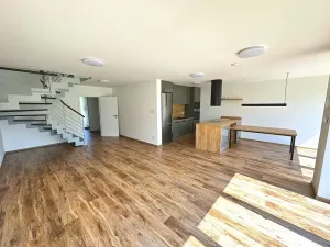 Pronájem rodinného domu, Hradec Králové, 166 m2
