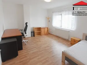 Pronájem bytu 2+1, Praha - Kbely, Svijanská, 54 m2
