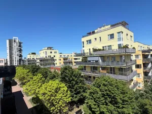 Pronájem bytu 2+kk, Praha - Hlubočepy, Voskovcova, 45 m2