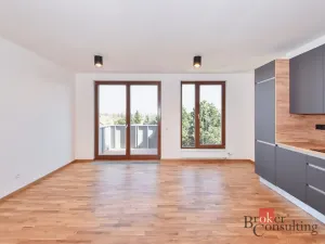 Pronájem bytu 2+kk, Praha - Dolní Chabry, Ústecká, 59 m2