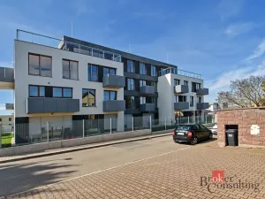 Pronájem bytu 2+kk, Praha - Dolní Chabry, Ústecká, 59 m2