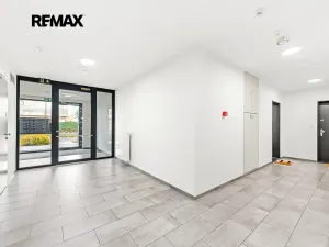 Pronájem bytu 2+kk, Praha - Jinonice, Kloudova, 50 m2