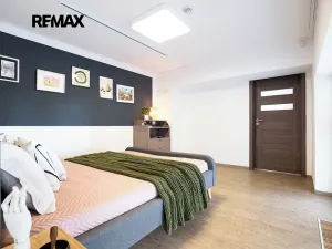 Prodej obchodního prostoru, Praha - Troja, Vřesová, 240 m2