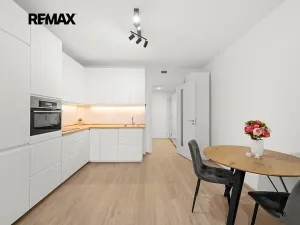 Pronájem bytu 1+kk, Praha - Hloubětín, Poděbradská, 37 m2