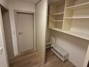 Pronájem bytu 2+kk, Praha - Hrdlořezy, Mezilehlá, 81 m2