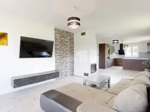 Prodej rodinného domu, Komorovice, 230 m2
