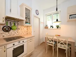 Pronájem bytu 2+1, Praha - Bubeneč, náměstí Interbrigády, 51 m2