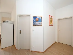 Pronájem bytu 2+1, Praha - Bubeneč, náměstí Interbrigády, 51 m2