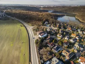 Prodej pozemku pro bydlení, Praha - Petrovice, Novopetrovická, 4543 m2