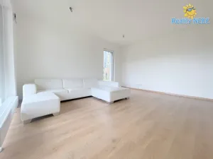 Pronájem bytu 2+kk, Praha - Modřany, Zlochova, 49 m2