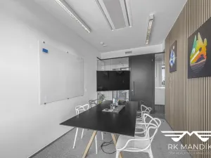 Pronájem kanceláře, Praha - Libeň, Voctářova, 416 m2