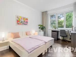 Prodej bytu 2+kk, Praha - Vinohrady, Hollarovo náměstí, 43 m2