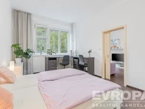Prodej bytu 2+kk, Praha - Vinohrady, Hollarovo náměstí, 43 m2
