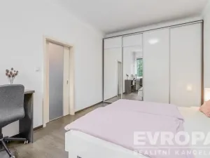 Prodej bytu 2+kk, Praha - Vinohrady, Hollarovo náměstí, 43 m2