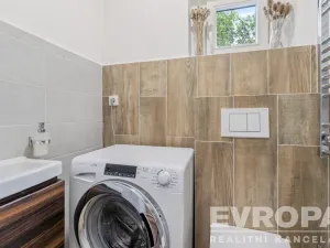 Prodej bytu 2+kk, Praha - Vinohrady, Hollarovo náměstí, 43 m2