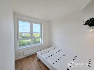 Pronájem bytu 2+kk, Praha - Vysočany, Pod Harfou, 45 m2