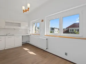 Pronájem bytu 2+kk, Praha - Prosek, Poleradská, 40 m2