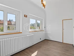 Pronájem bytu 2+kk, Praha - Prosek, Poleradská, 40 m2
