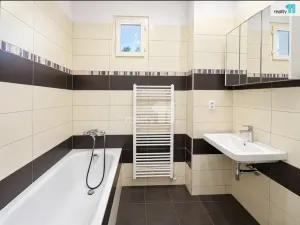 Pronájem bytu 4+1, Praha - Nusle, Svatoplukova, 94 m2