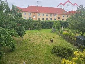 Pronájem atypického bytu, Chomutov, náměstí Dr. Beneše, 155 m2