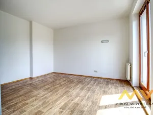 Pronájem bytu 1+kk, Hradec Králové - Nový Hradec Králové, Mrštíkova, 32 m2