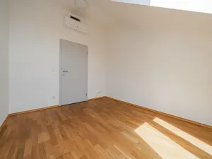 Pronájem kanceláře, Praha - Smíchov, Štefánikova, 168 m2