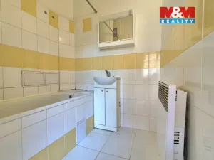 Pronájem bytu 1+kk, Praha - Holešovice, Stupkova, 31 m2