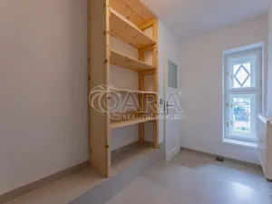 Pronájem bytu 3+1, Praha - Dejvice, 133 m2