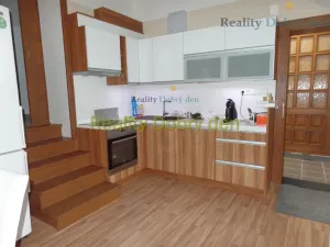Pronájem bytu 2+kk, Opava, Hozovo nábřeží, 81 m2
