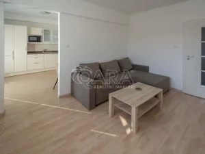 Pronájem bytu 2+1, Neratovice, Čtvercová, 55 m2