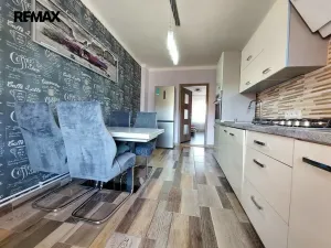 Prodej bytu 1+1, Karlovy Vary, Západní, 55 m2