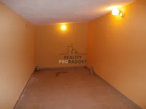 Pronájem garáže, Znojmo, Hradišťská, 18 m2