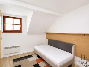 Pronájem bytu 1+kk, Znojmo, U Branky, 28 m2