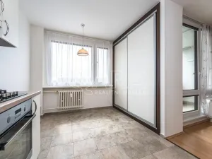 Pronájem bytu 3+1, Praha - Kobylisy, Kaňkovského, 68 m2