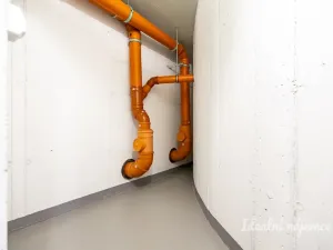 Pronájem bytu 1+kk, Praha - Vysočany, Bukačova, 44 m2